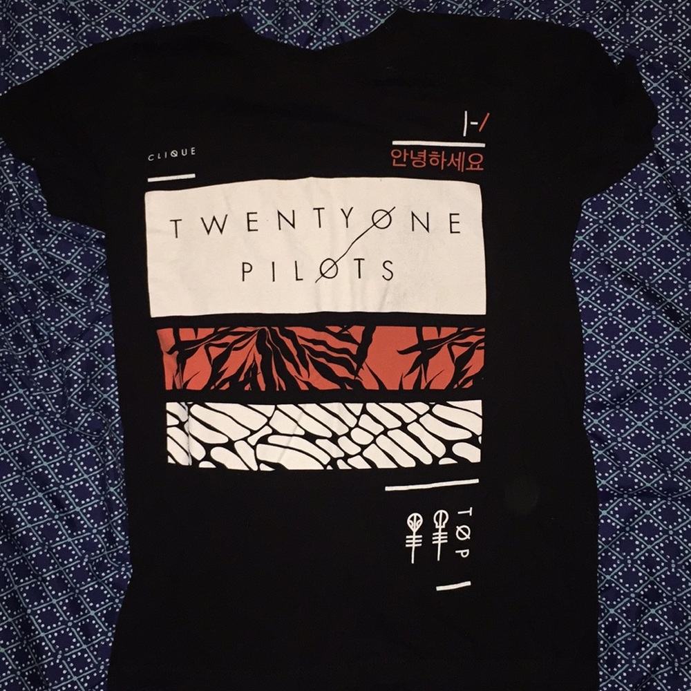 Twenty One  Pilots band tee